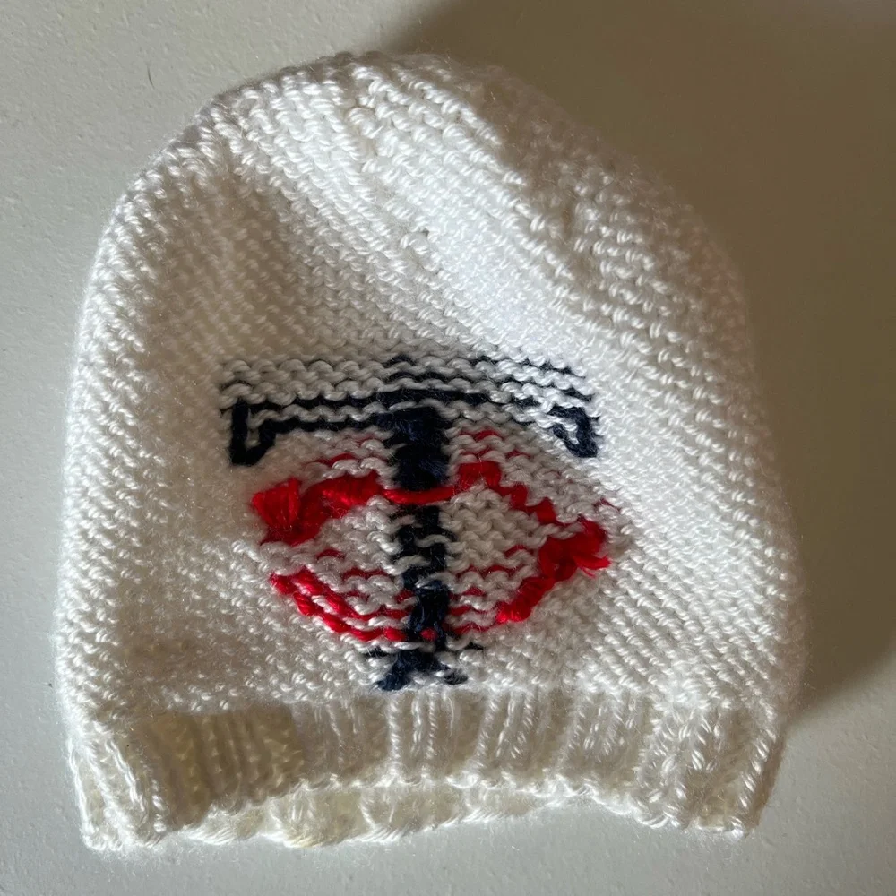Hand knit infant Minnesota Twins hat-baseball, white/blue/red..MLB